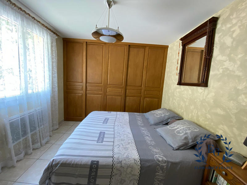 Maison traditionnelle - 198 m² - 6 pièces