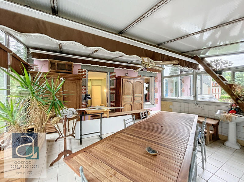 Maison - 202 m² - 7 pièces