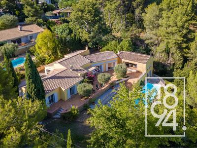 Maison - 224 m² - 5 pièces