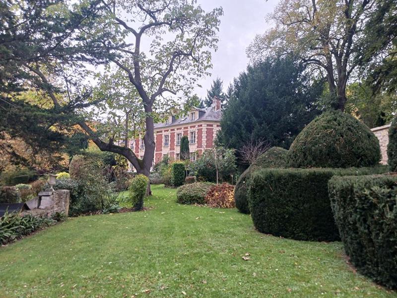 Demeure - 430 m² - 11 pièces