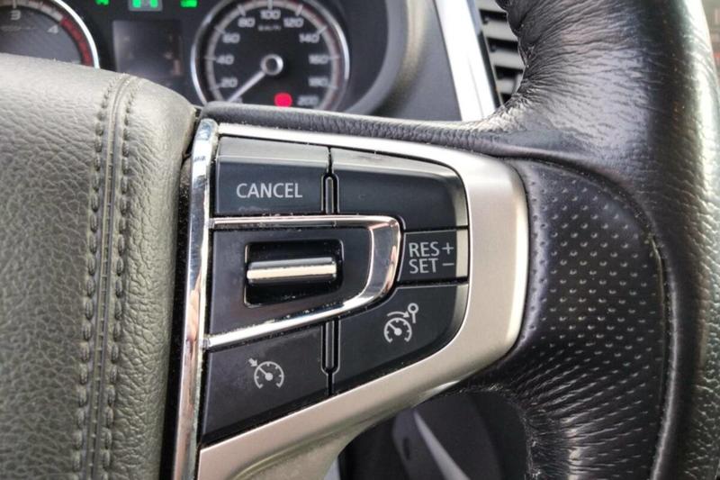 Mitsubishi L200 2.4 Di-D 181 Black Editio