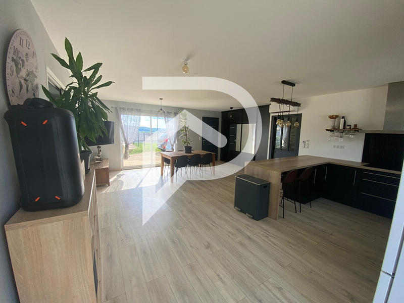 Maison - 101 m² - 4 pièces