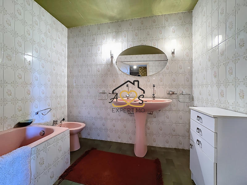 Maison - 240 m² - 11 pièces