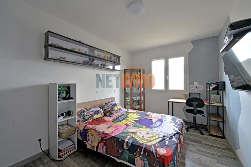 Villa - 100 m² - 5 pièces