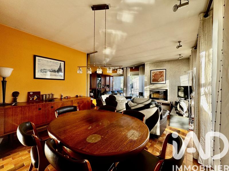 Maison - 95 m² - 5 pièces