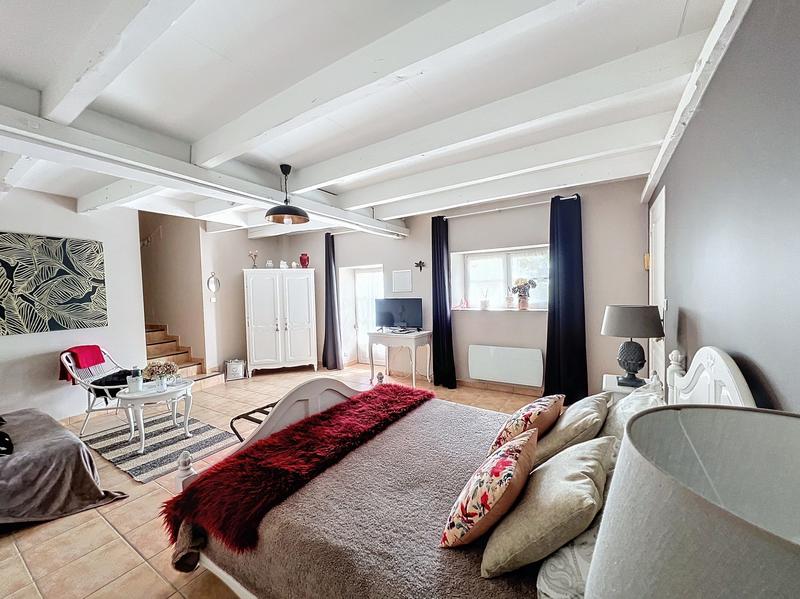 Maison - 400 m² - 12 pièces