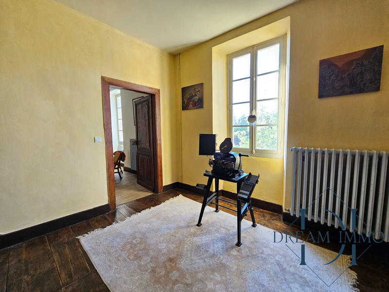 Maison - 380 m² - 9 pièces