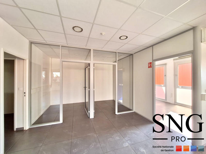 Entrepôt - 1 634 m²