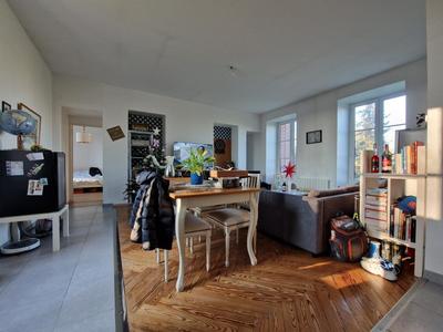 Appartement ancien - 76 m² - 4 pièces