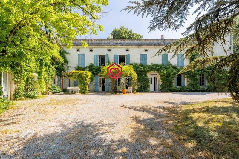 Maison de maîtres - 409 m² - 13 pièces