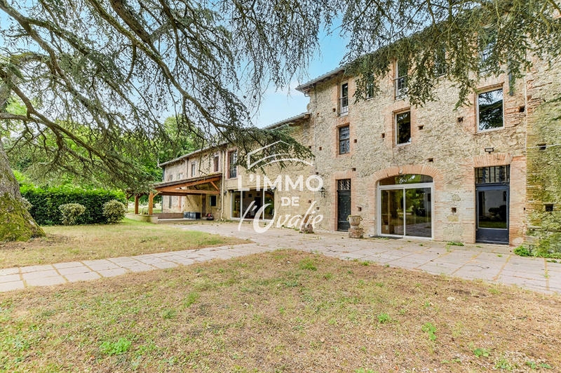 Demeure - 1 000 m² - 21 pièces