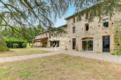 Demeure - 1 000 m² - 21 pièces