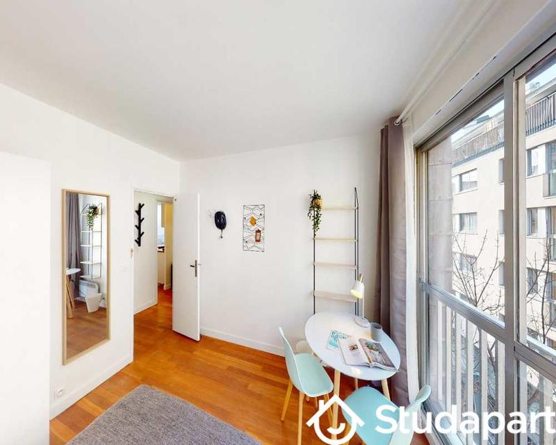 Chambre - 90 m² - 1 pièce