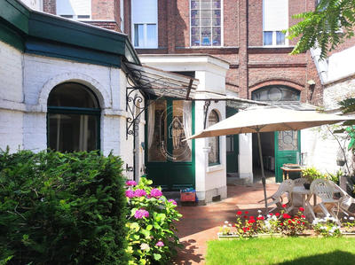 Maison - 276 m² - 9 pièces