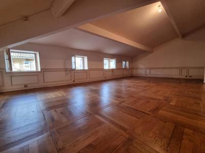 Appartement - 112 m² - 3 pièces