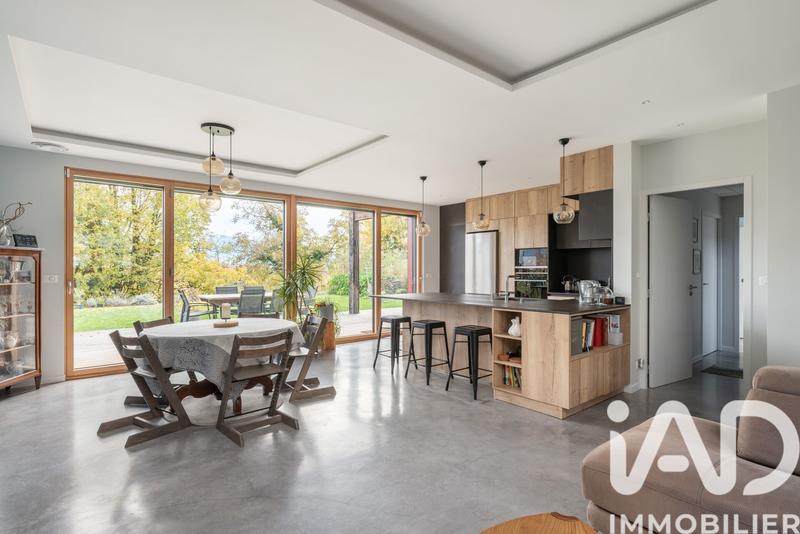 Maison - 156 m² - 8 pièces