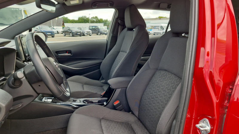 Toyota Corolla Sport Touring 122h Dynamic Business +