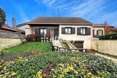 Maison - 85 m² - 5 pièces