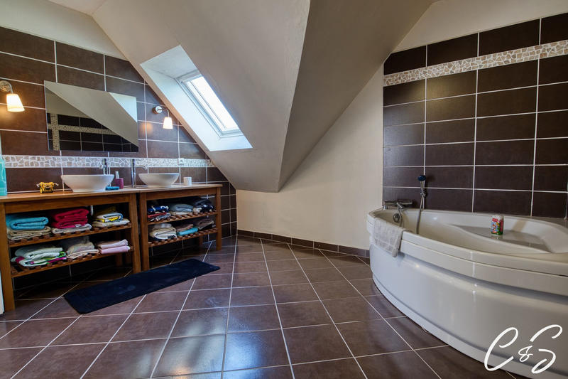 Maison - 163 m² - 6 pièces