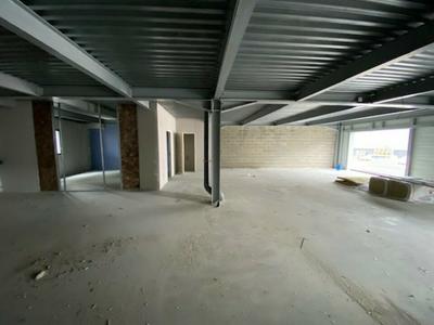 Local d'activité / Entrepôt - 185 m²