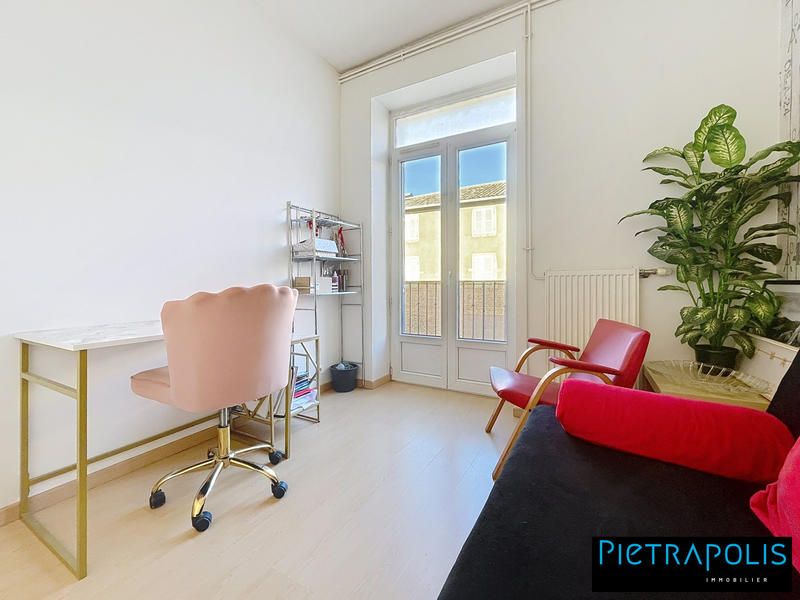 Appartement - 92 m² - 5 pièces
