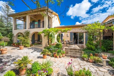 Maison - 159 m² - 6 pièces