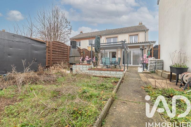 Maison - 99 m² - 5 pièces