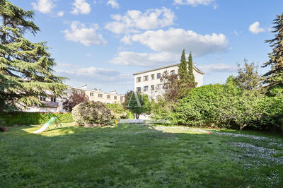 Appartement - 80 m² - 5 pièces