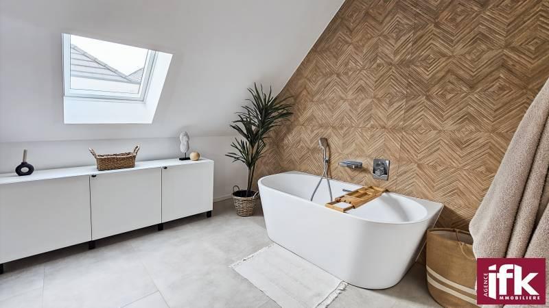 Maison - 193 m² - 6 pièces