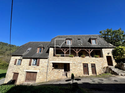 Maison - 121 m² - 6 pièces