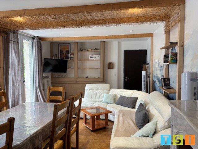 Maison - 160 m² - 9 pièces