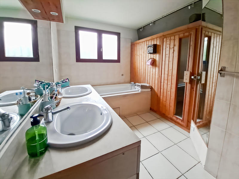 Maison - 148 m² - 6 pièces