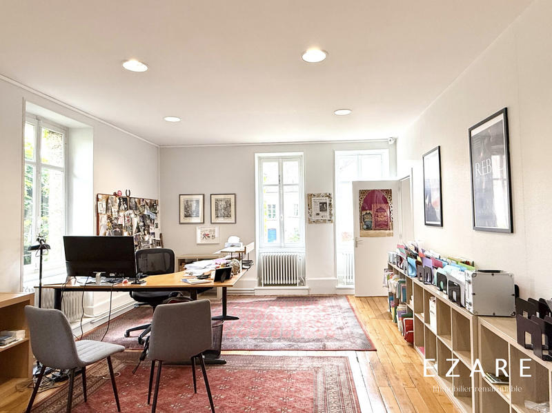 Maison - 307 m² - 9 pièces