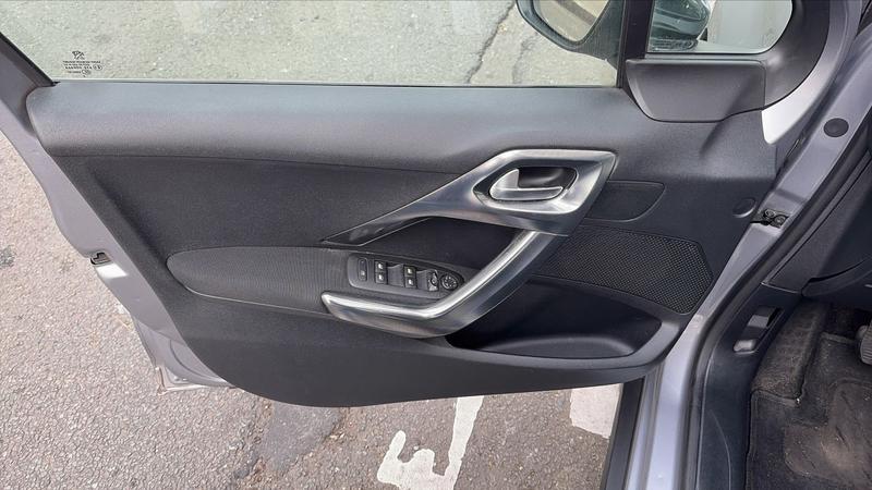 Peugeot 2008 1.2 VTi 82 Allure