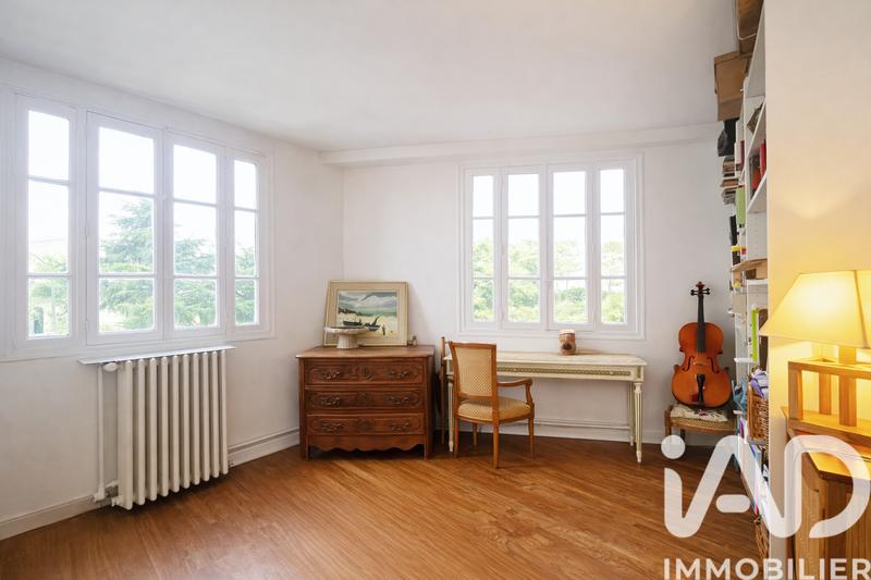 Maison - 250 m² - 8 pièces