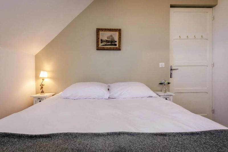 Maison chambre d'hôtes - 217 m² - 8 pièces