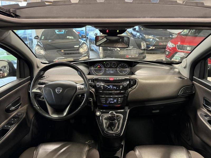 Lancia Ypsilon 0.9 TwinAir - 85 s&amp;S Bvm5 Platinum / Garantie 12 Mois