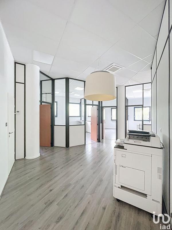 Local commercial - 143 m²