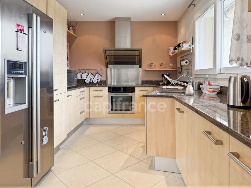 Maison - 179 m² - 8 pièces