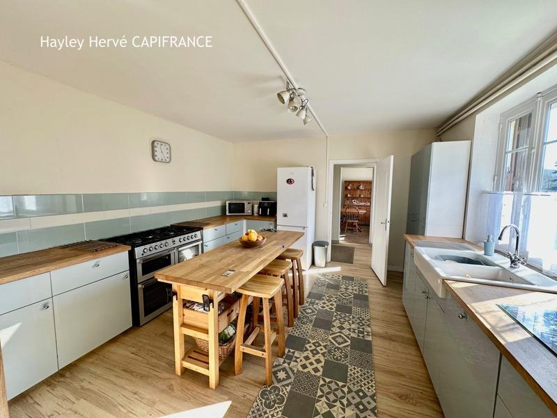 Maison - 140 m² - 7 pièces