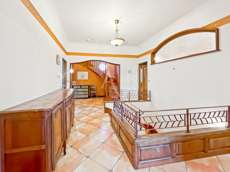 Maison - 188 m² - 7 pièces