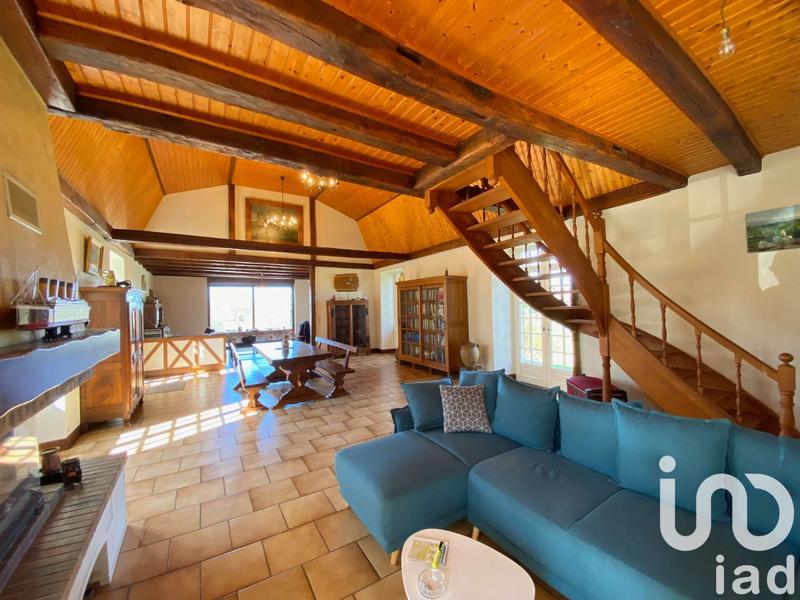 Maison - 167 m² - 8 pièces