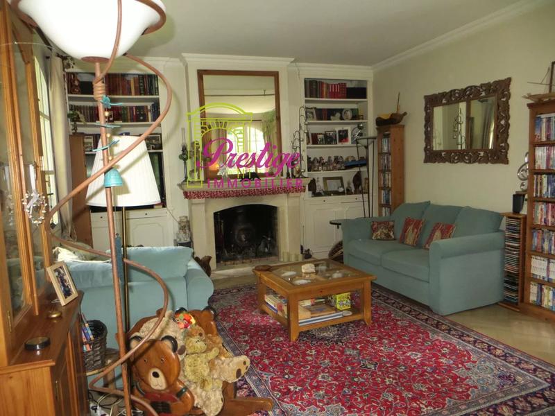 Propriété - 275 m² - 7 pièces