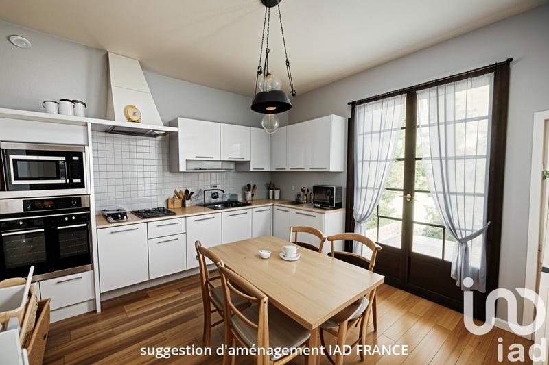 Maison - 232 m² - 8 pièces