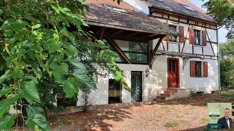 Maison - 256 m² - 8 pièces