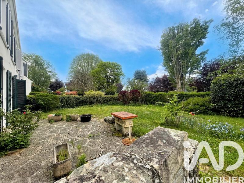 Maison - 171 m² - 8 pièces