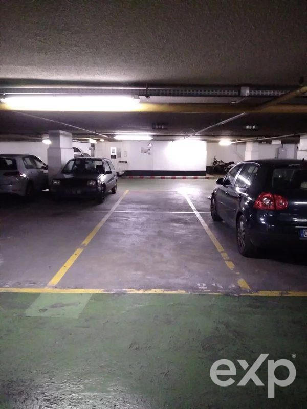 Parking / Garage - 12 m²