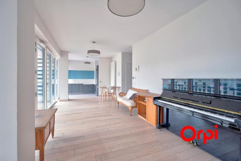 Appartement - 93 m² - 4 pièces