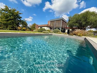 Maison - 245 m² - 9 pièces