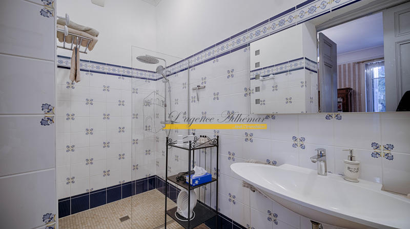 Villa - 435 m² - 13 pièces